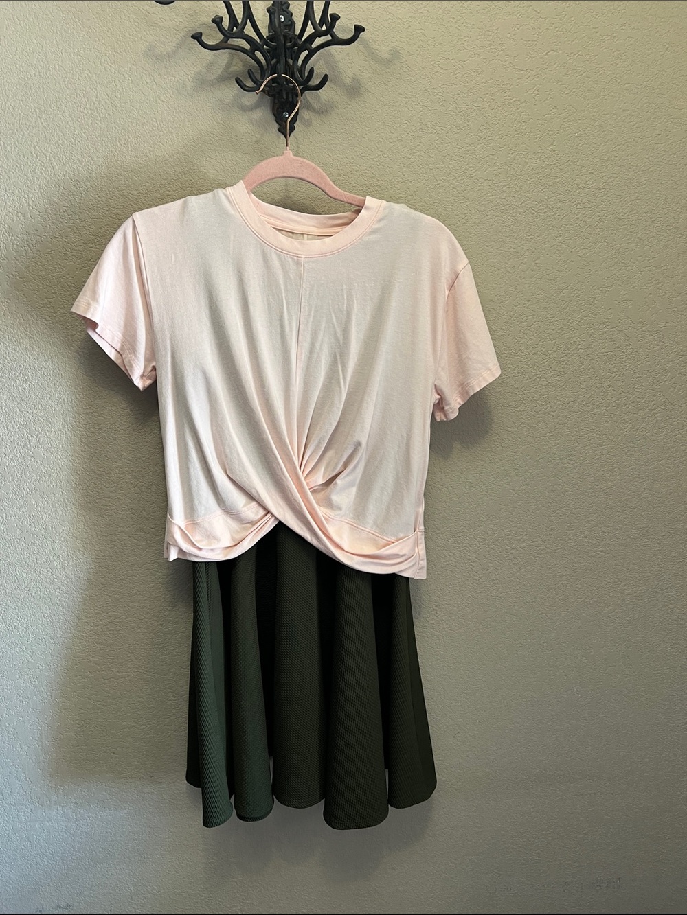 CALIA by Carrie Underwood Pale Pink Twist-Front Short Sleeve Tee